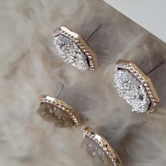 2/$15 Geometric Stud Earring - Picture 5 of 5